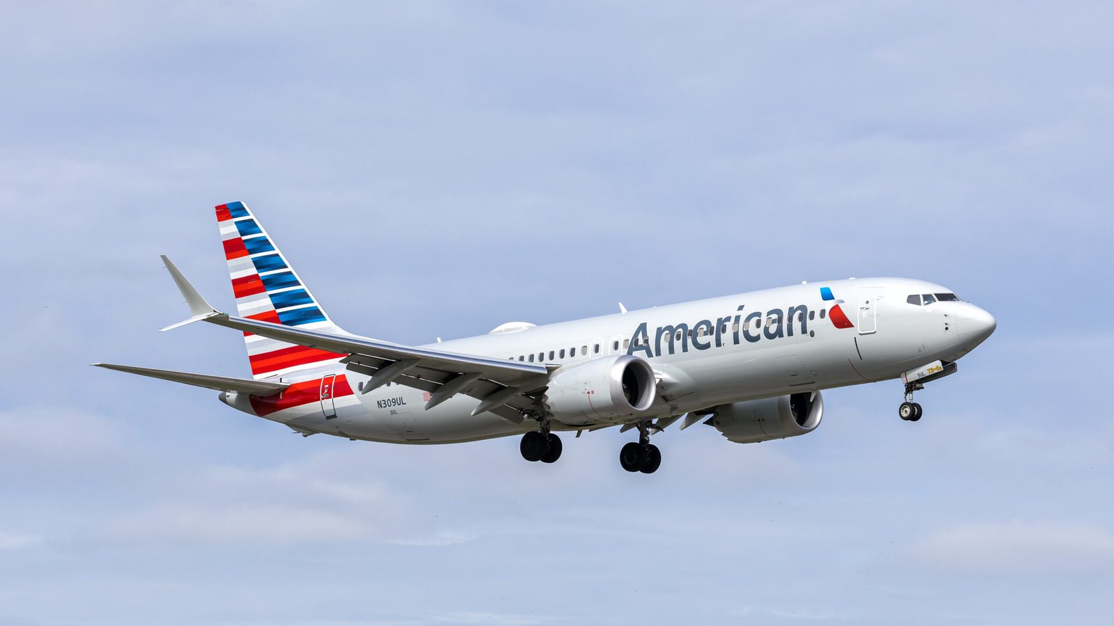 American Airlines ستجهّز أسطولها الرئيسي بالكامل بـ Starlink Wi-Fi في 2027