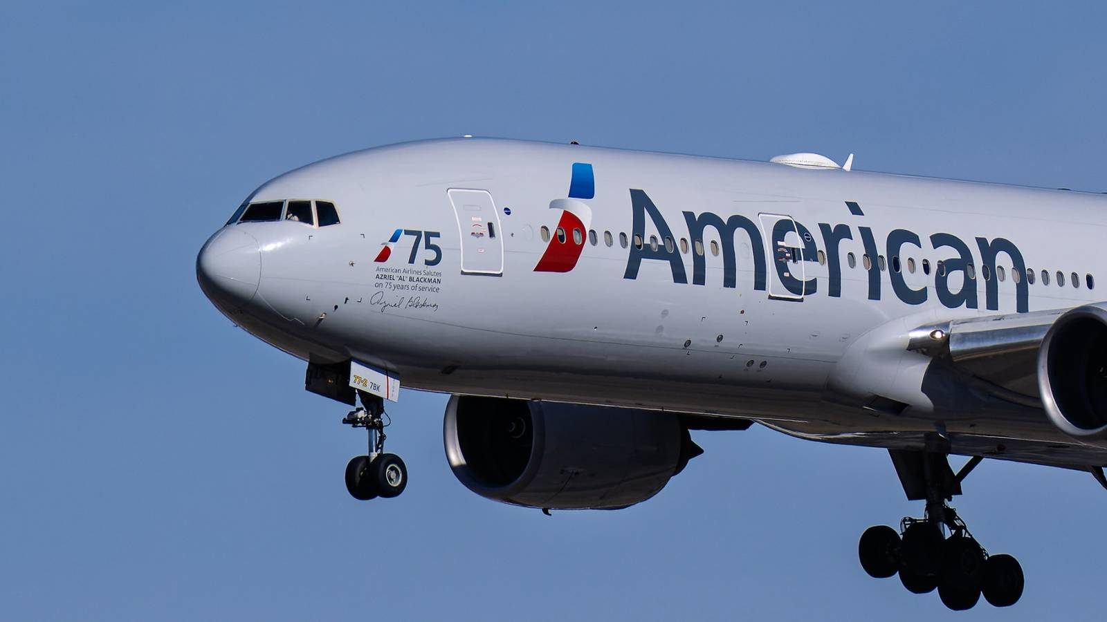 American Airlines Mechanic Azriel 'Al' Blackman Dies at 100 After 80-Year Career