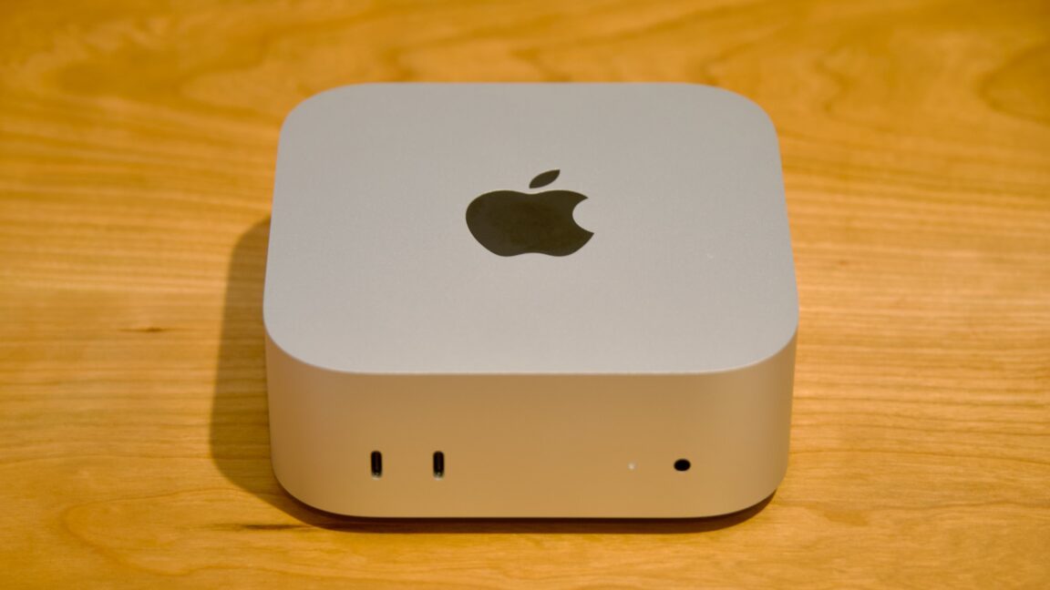 مراجعة Apple M6 Mac mini: ترقية جيدة يفسدها ارتفاع السعر 300 دولار