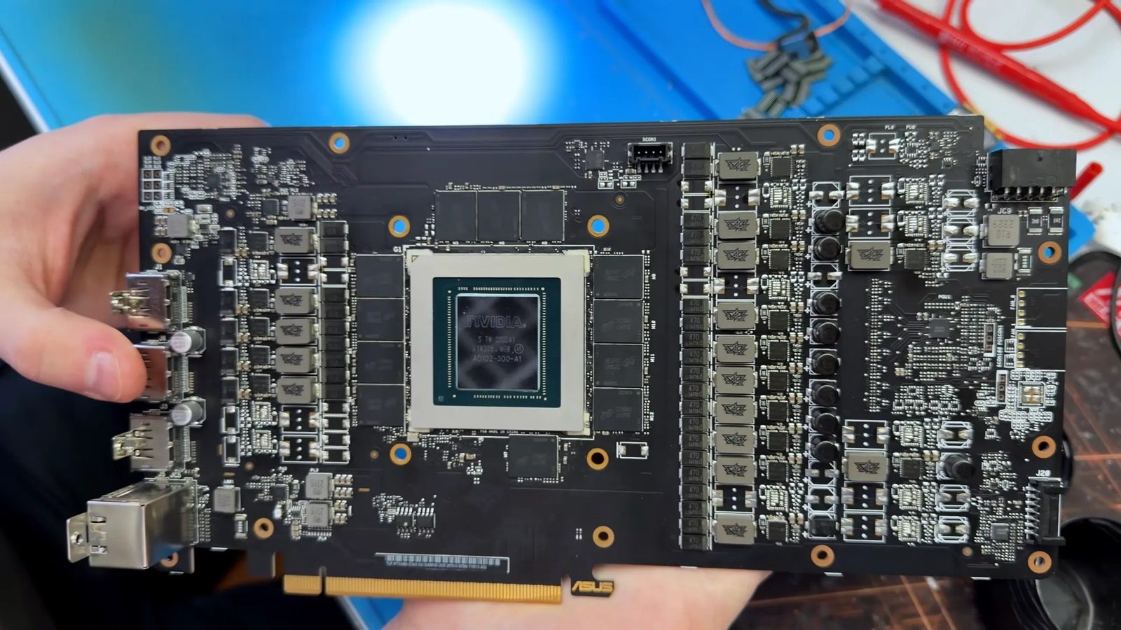 מומחה תיקון חשף RTX 4090 מזויף עם זיכרון GDDR6X מזויף וגביש GPU מזויף