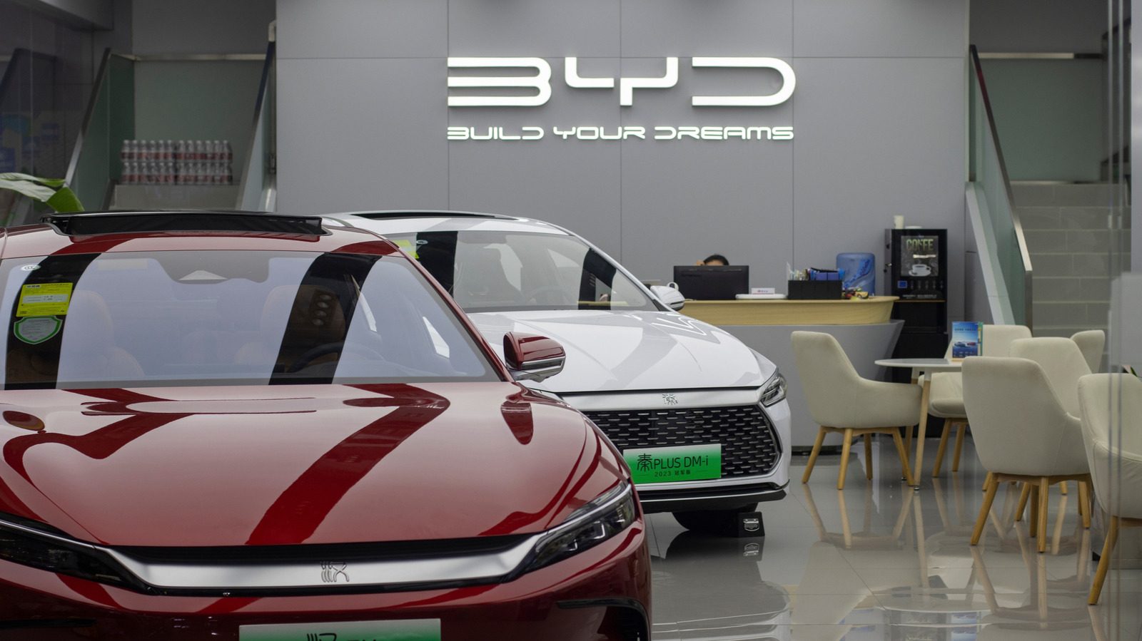 BYD: أول سيارة ببطارية صلبة ستصل إلى الطرق في 2027