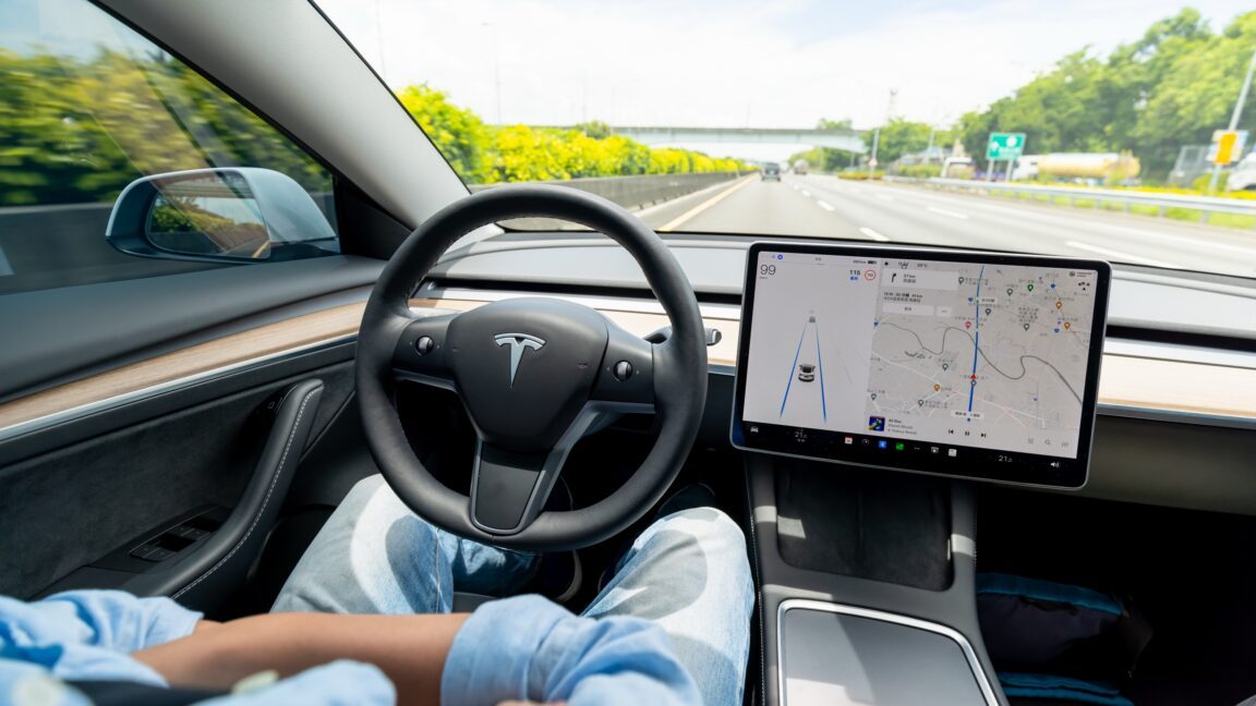 מכירות Tesla ברבעון השלישי ירדו ב-2,1%, ומכירות Cybertruck צנחו ב-48%