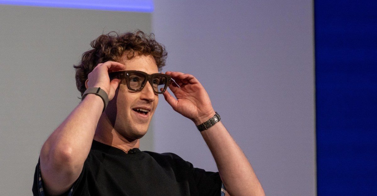 Everything is watching: Apple Watch listening features, Meta glasses, and no opting out