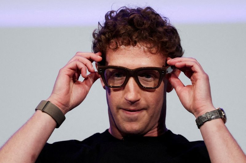 هانس أندرس يوقف بيع نظارات Ray-Ban Meta الذكية في هولندا وبلجيكا بسبب الخصوصية