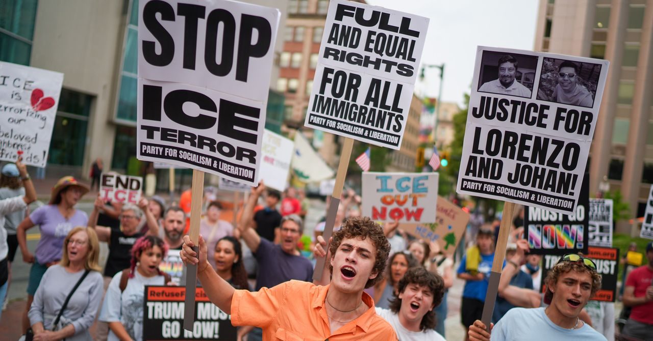 وثائق منشورة: DHS احتفظ بملفات مراقبي ICE في قاعدة بيانات Palantir