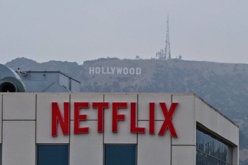 Netflix 1000-ə yaxın işçini, işçi qüvvəsinin 6%-ni ixtisar etdi, bu indiyədək ən genişmiqyaslı ixtisardır