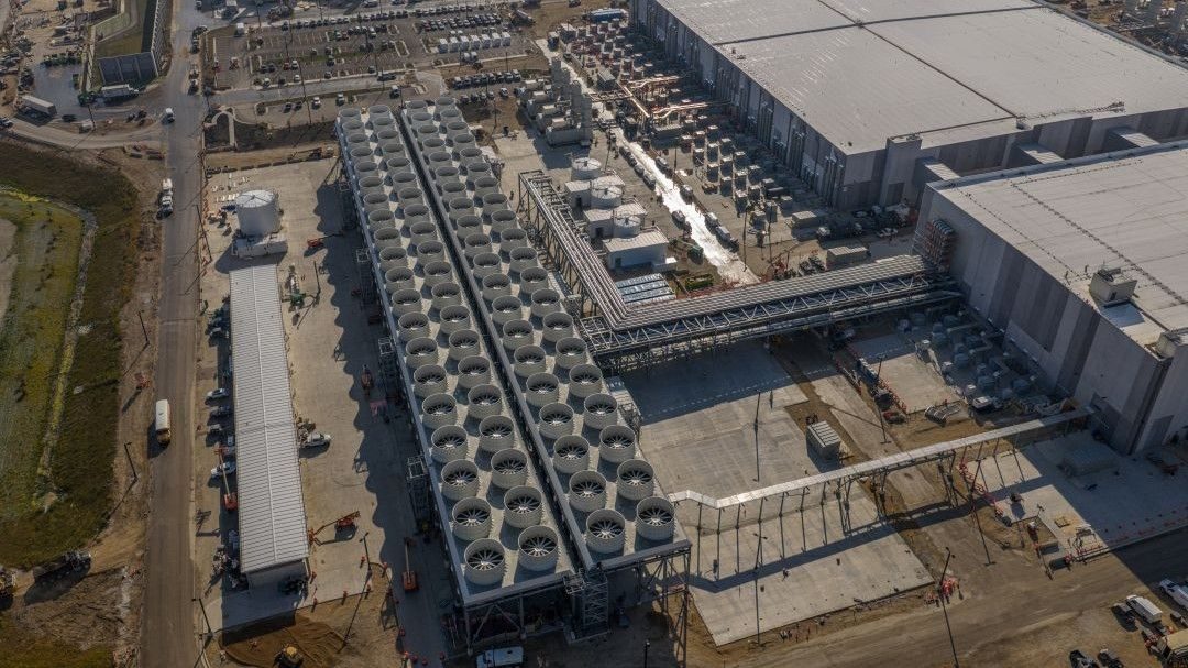 مايكروسوفت تقدم المحاكاة الحيوية في مشاريع مراكز البيانات الجديدة بالولايات المتحدة وسط انتقادات
