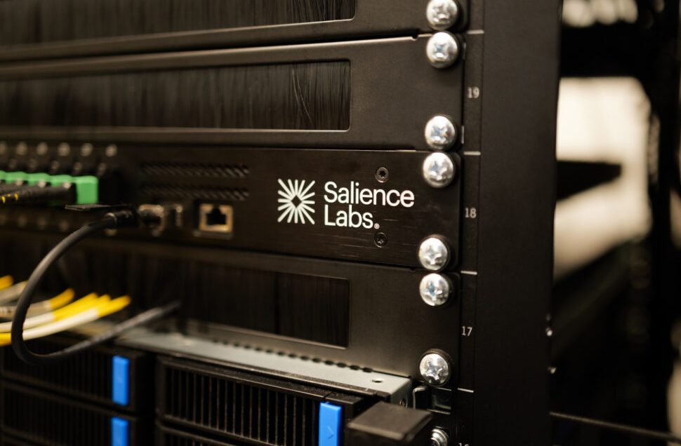 Salience Labs تجمع 125 مليون دولار لتوسيع التبديل البصري الكامل لمراكز بيانات الذكاء الاصطناعي