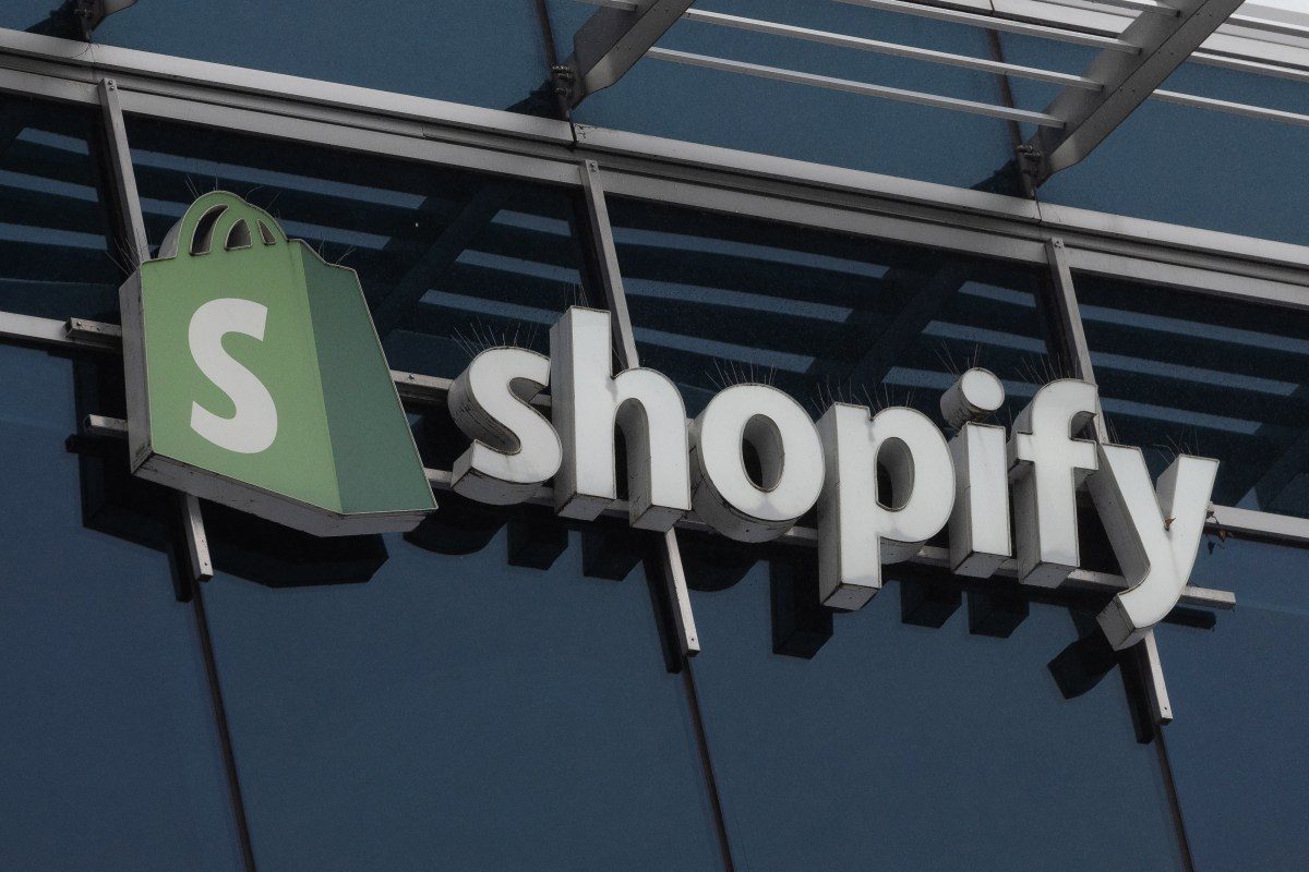 Shopify opens its checkout to browser-based AI agents