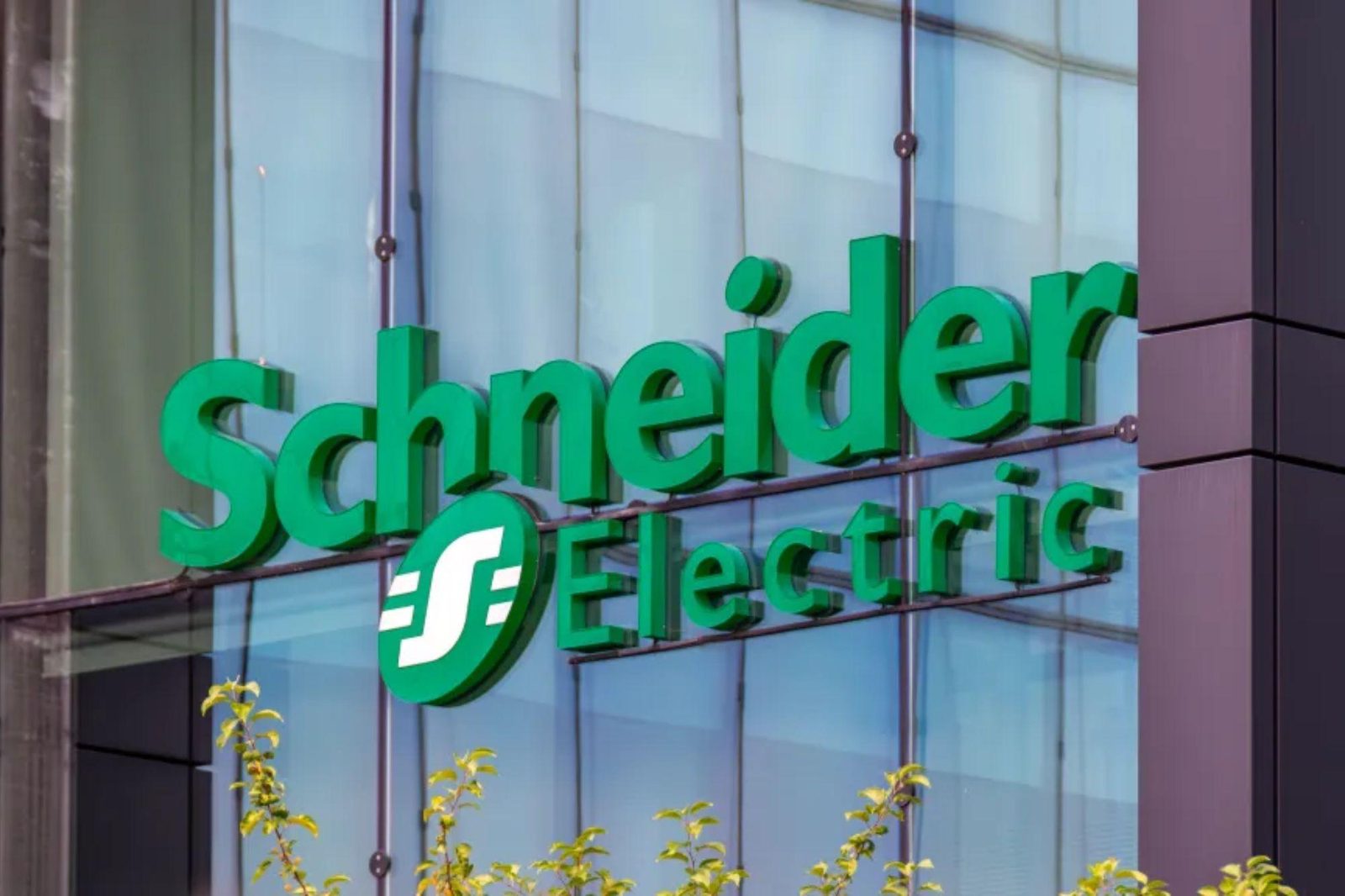 Schneider Electric, לפי דיווחים, לפני רכישת PTC תמורת 20 מיליארד דולר