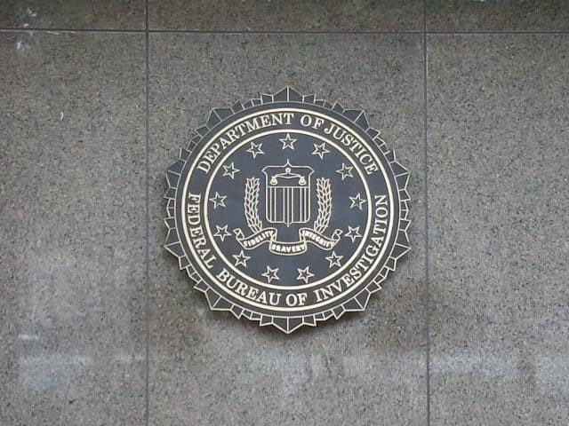 "اخترقنا مكتب التحقيقات الفيدرالي": قراصنة يقولون إنهم يملكون بيانات كل موظفي FBI