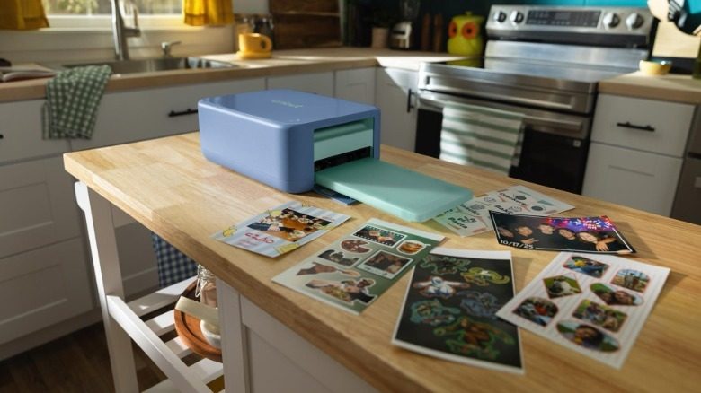 جهاز Cricut StickerPix Print + Cut مع ملصقات مطبوعة