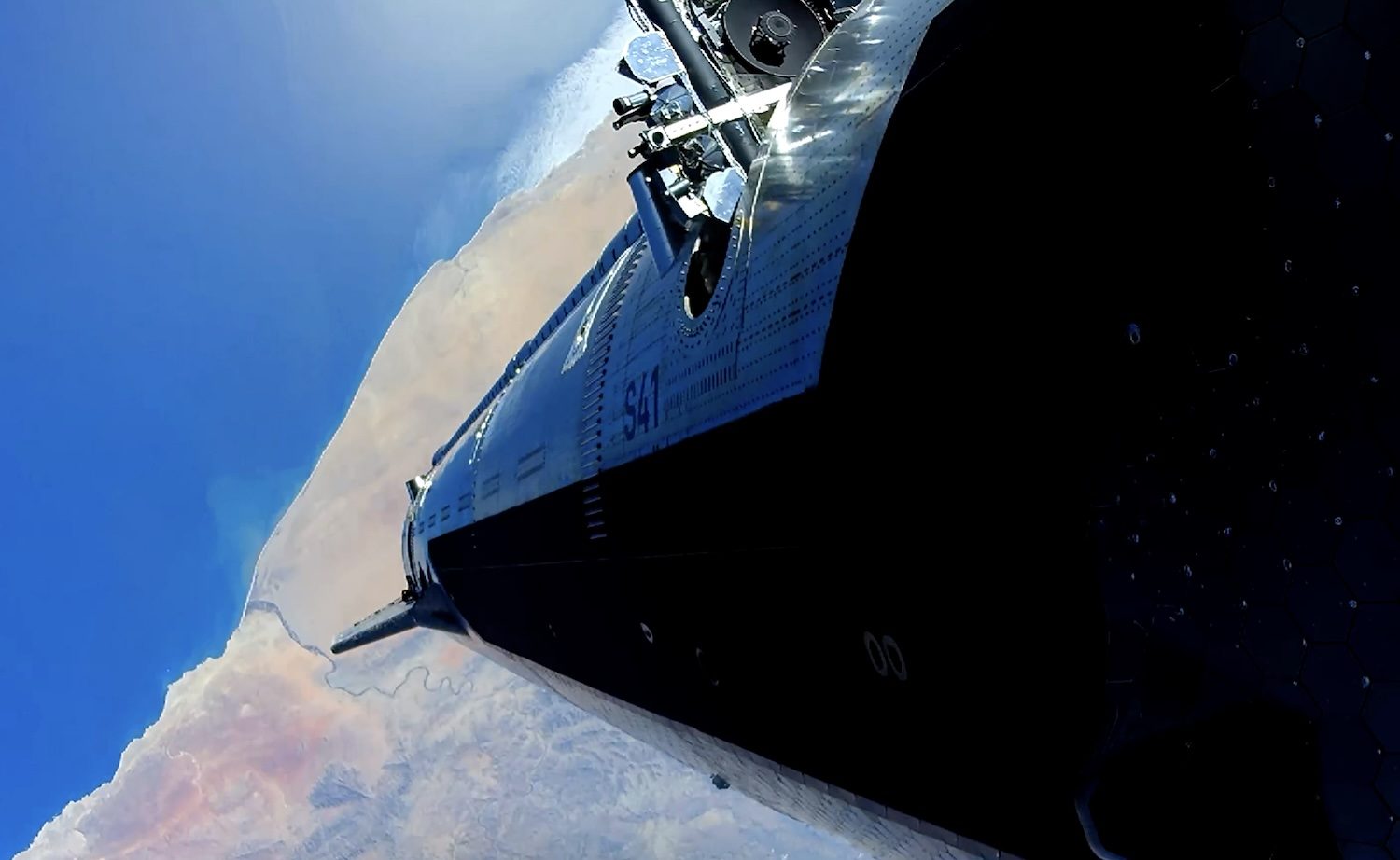 Starlink V3 satellites deploy from Starship's payload bay