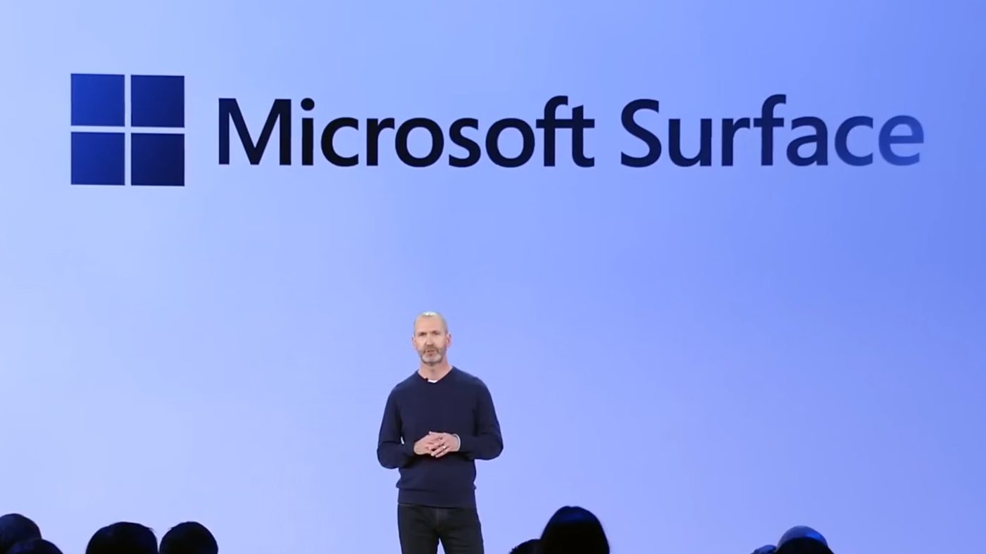 بريت أوستروم يقدّم حواسيب Surface في فعالية Copilot+ عام 2024. الصورة: Microsoft